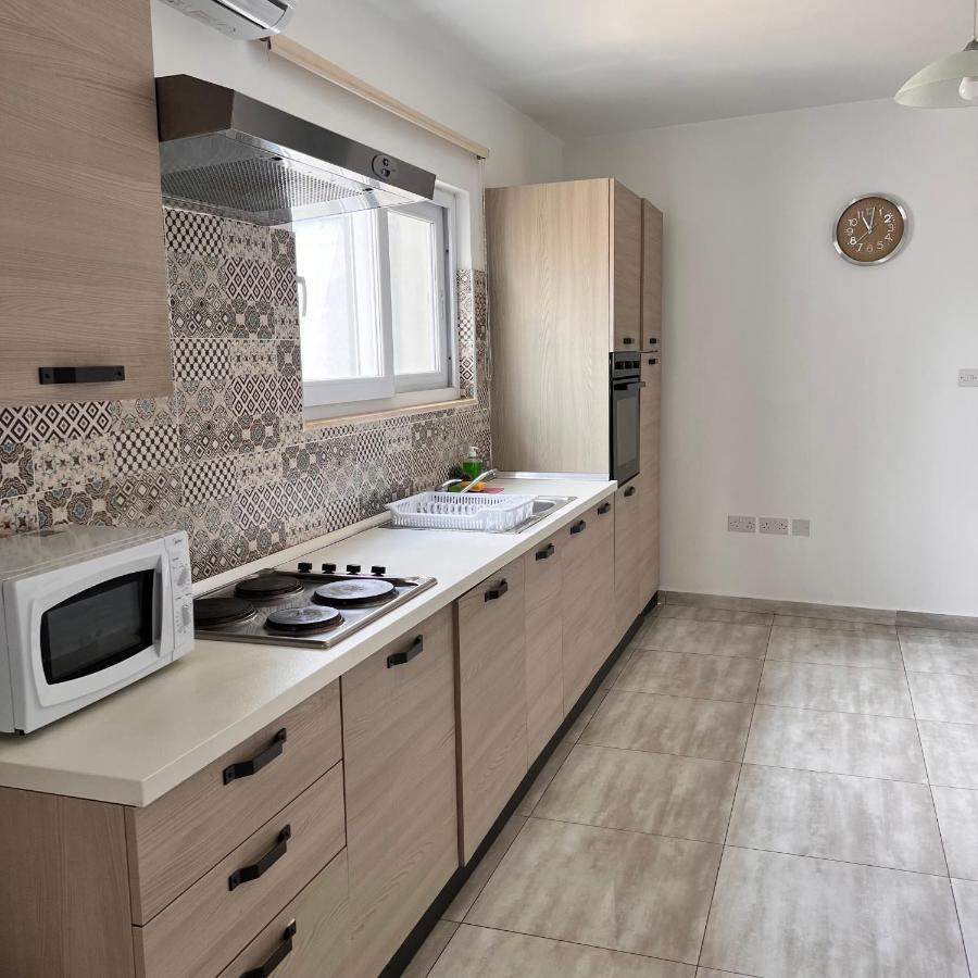 F3 Room 3, Private Room Two Single Beds Shared Bathroom Msida Exterior photo